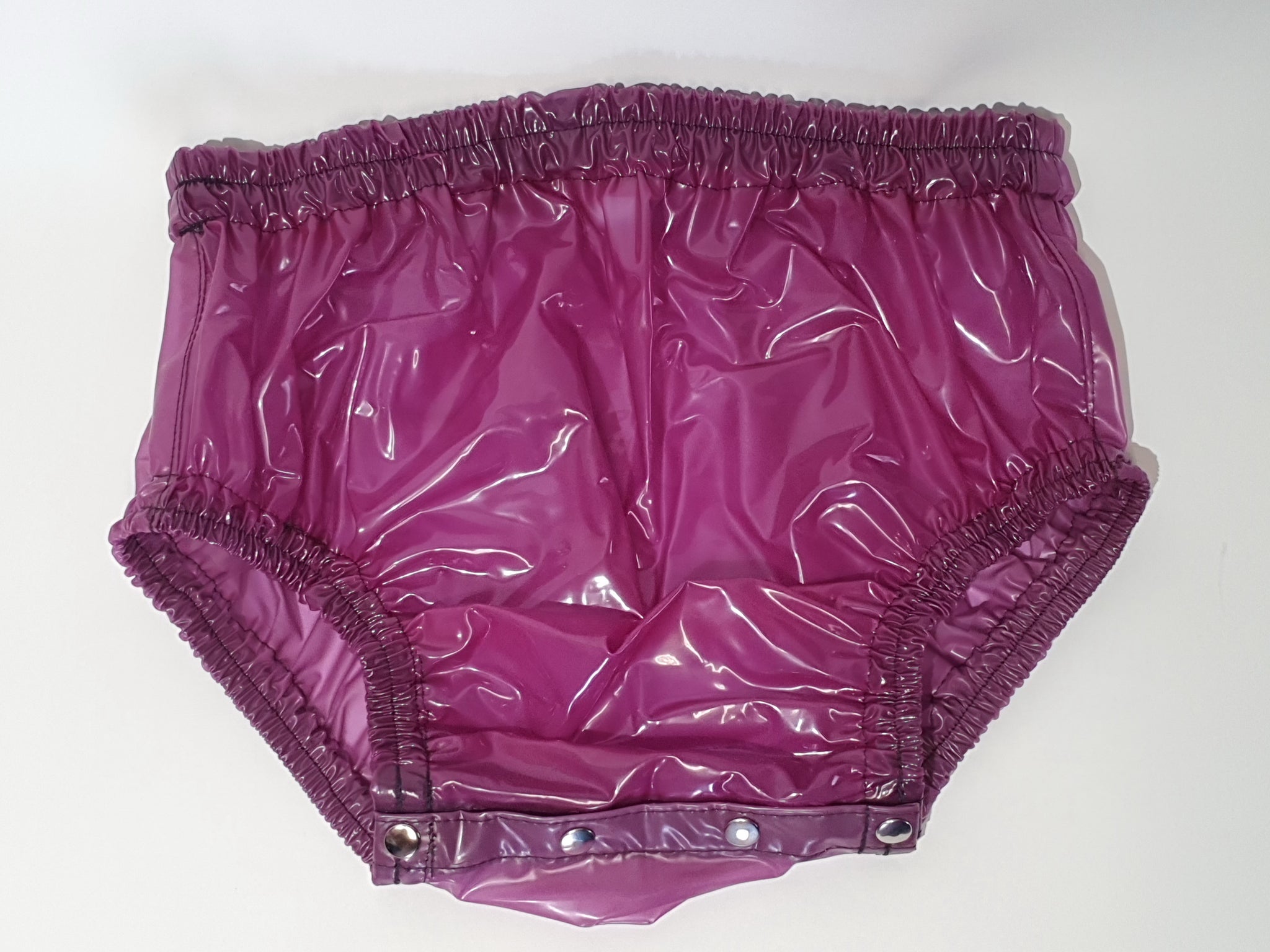 Windelhose mit Knöpfung im Schritt Gr. 44 violett Musterstück