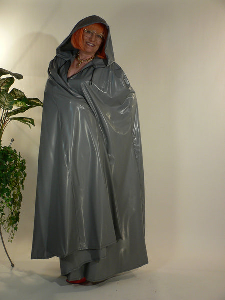 Pull-on cape with a large hood for women/men